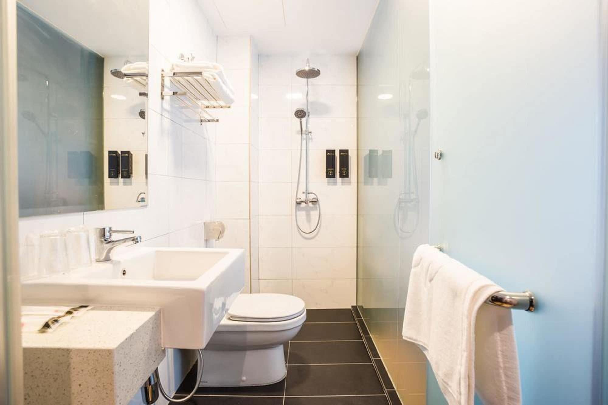 Manhattan Business Hotel Ttdi Kuala Lumpur Eksteriør billede