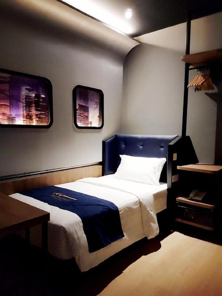 Manhattan Business Hotel Ttdi Kuala Lumpur Eksteriør billede